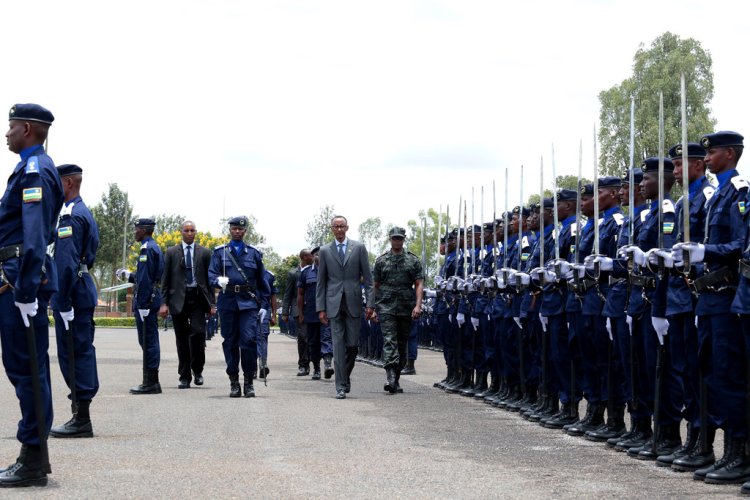 Perezida Kagame yazamuye mu ntera Abapolisi