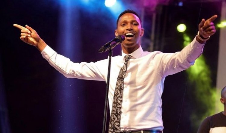 Amatike y'igitaramo cya Israel Mbonyi yabaye igitonyanga mu nyanja