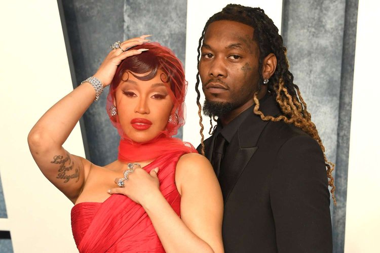 Offset arashinja Cardi B kumuca inyuma
