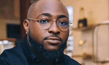Davido ari gushimira abakunzi be bakomeje kumunambaho mu makuba