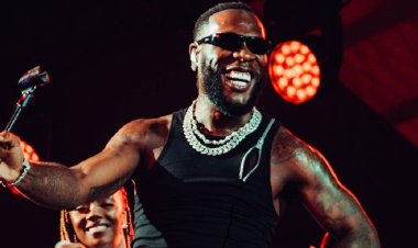 Burna Boy yabaye Umunyafurika wa mbere wujuje sitade muri USA