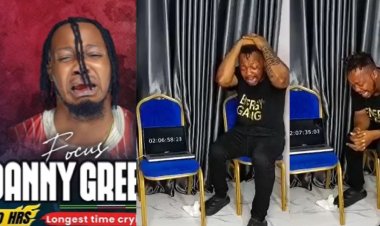 Umugabo arimo guca agahigo ko kumara amasaha menshi arimo kurira