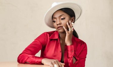 Simi aremeza ko impamyabumenyi ye atayiteye inyoni