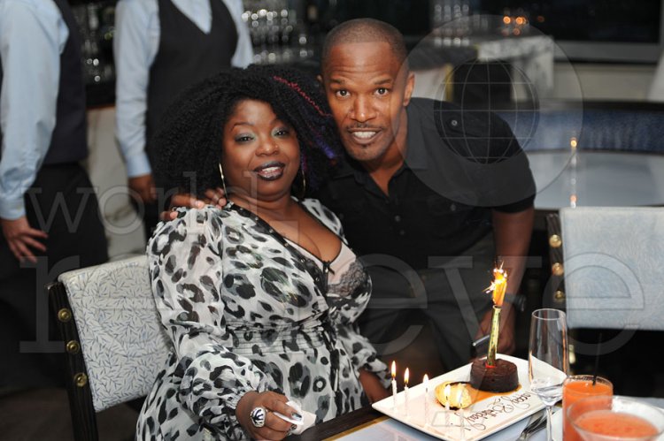 Jamie Foxx nyuma yo kurusimbuka yashimiye umwe mu bo akesha ubuzima