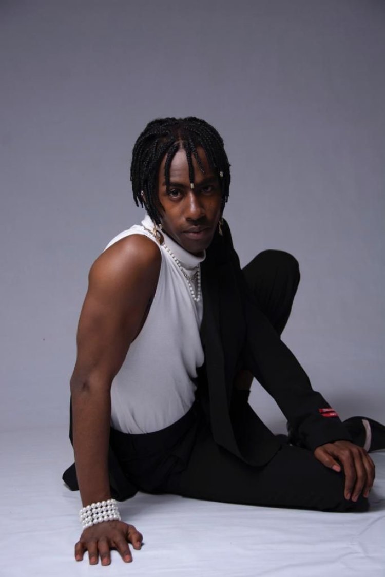 Umuhanzi Ishimwe Manoa  yashyize hanze indirimbo, ahindura izina