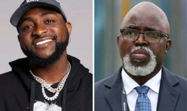 Davido yasubije abamuhaye amafaranga akanga kuza mu gitaramo