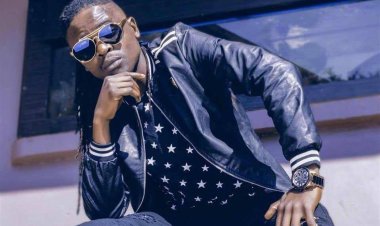 Weasel ubwoba ni bwose ko hari umwana we ushobora kujyera ikirenge mu cye