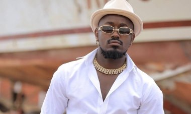 Ykee Benda yiyamye abafana barimo kumugereranya na Azawi