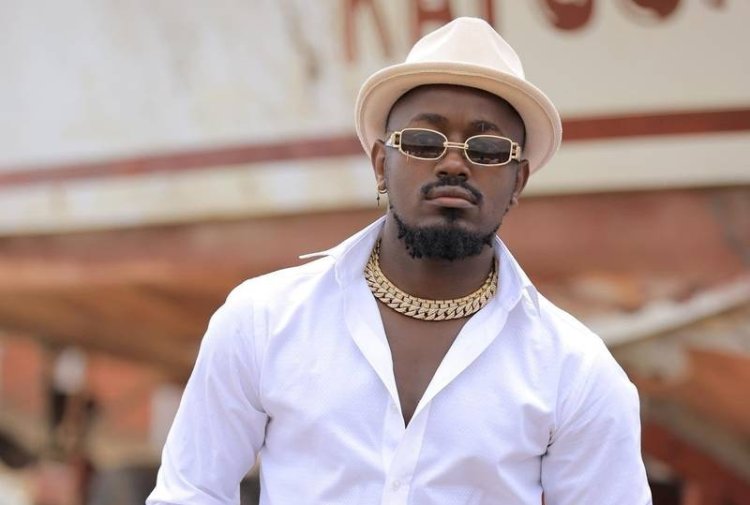 Ykee Benda yiyamye abafana barimo kumugereranya na Azawi