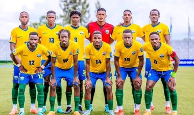 Batanu bakurikiye abandi babiri basezerewe mu Mavubi