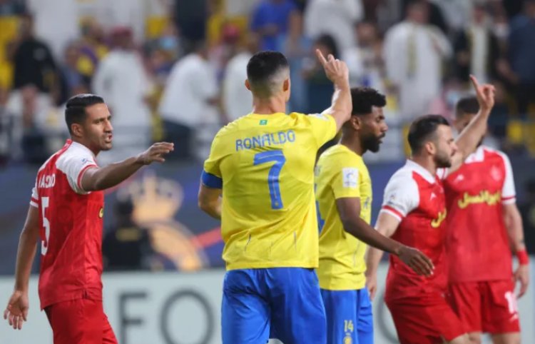 Ibyo Cristiano Ronaldo yakoze byakoze ku mutima n'abakeba