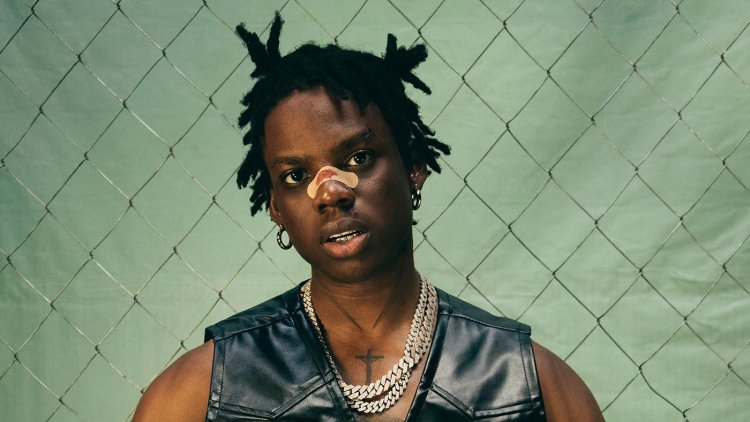 Rema yahagaritse ibitaramo ngo yiyiteho