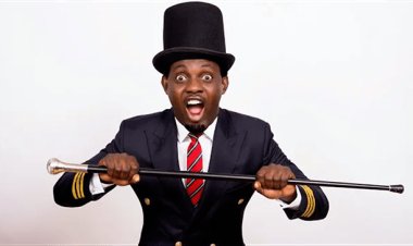 Nabimenyeye ku mbuga nkoranyambaga! Umunyarwenya AY Makun wahishije inzu ntabimenye