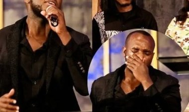 The Ben yaturitse ararira imbere y'imbaga ubwo yashimaga Imana