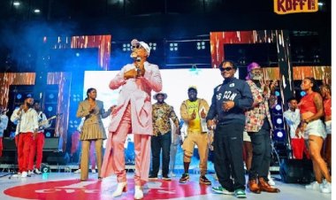 Koffi Olomide yashimiye abafana bo muri Kenya bongeye kumugira umugabo unezerewe