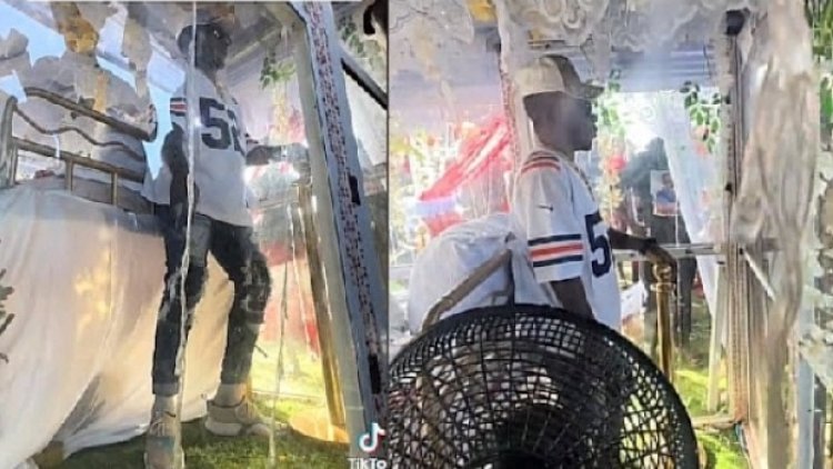 Benshi bacitse ururondogoro! Muri Ghana umurambo w'umuraperi wasezewe uhagaze