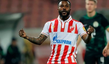 Umukinnyi ari mu mazi abira nyuma yo gusanga yaravutse nyuma y'imyaka ine nyina yitabye Imana