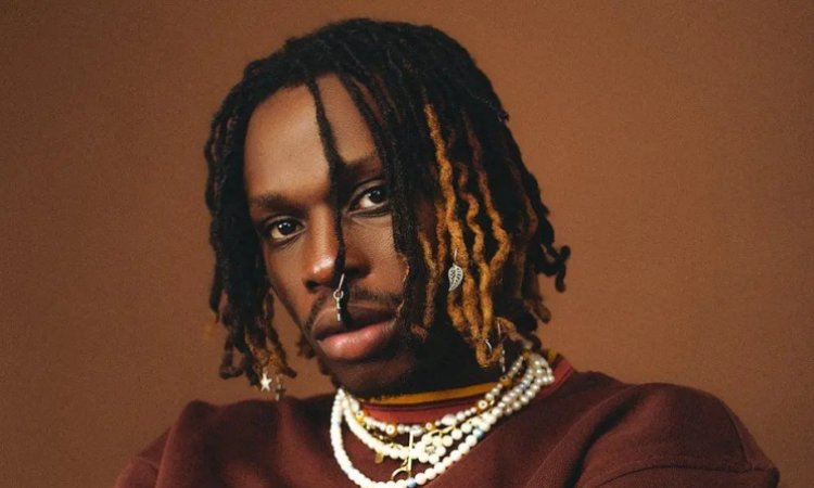 Ubu ndi umuherwe! Fireboy DML yihenuye ku bamushinja guhindura inganzo