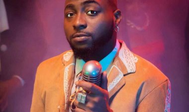 Davido yatangiye gucacura Abanya-Nigeria