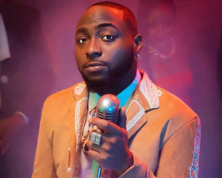 Davido yatangiye gucacura Abanya-Nigeria