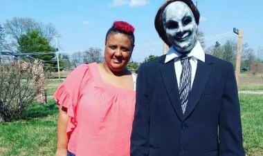 Umukobwa w'imyaka 24 yarushinze n'igipupe