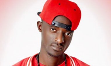 Diplomat yahishuye uko yapfubyemo umukinnyi wa ruhago