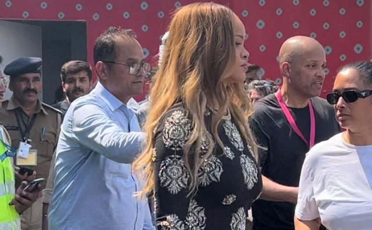 Rihanna yavugishije benshi nyuma yo kugera mu Buhinde