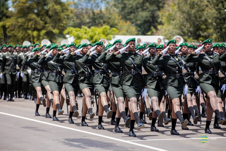 Abasirikare barenga 600 bahawe ipeti rya sous-lieutenant-AMAFOTO