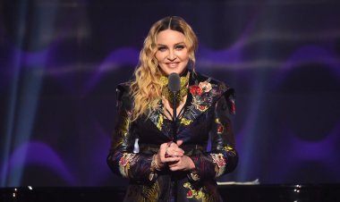Madonna yigaramye abafana bamujyanye mu nkiko