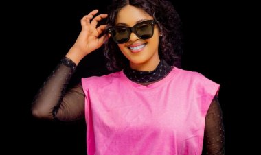 Ni iki cyatumaga Marina atagaragara mu muziki?