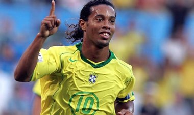 Ronaldinho ntakozwa ibyo kureba Brazil
