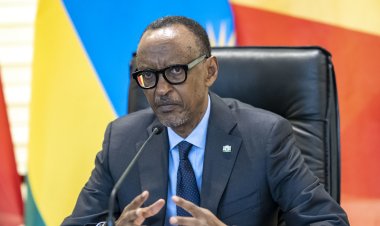 Perezida Kagame yatunze intoki ibihugu byigira ababyeyi ba demokarasi