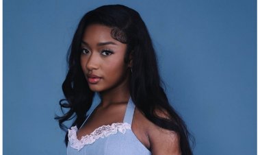 Ayra Starr yikomanze ku gatuza