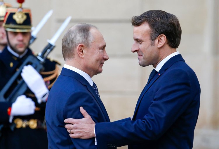 Perezida Macron ashaka guha isomo rya gisirikare Vladimir Putin
