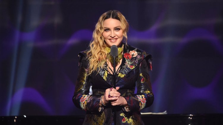 Madonna yigaramye abafana bamujyanye mu nkiko