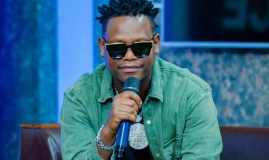 Bruce Melodie yashyize umucyo ku bibaza impamvu yitwazaga umurinzi mu gihe cyo kwamamaza