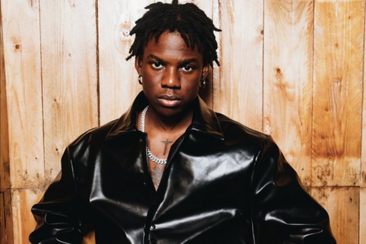 Rema yasabye abantu guhagarika kumuharabika