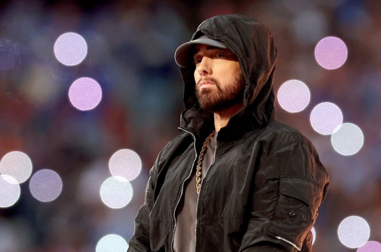 Eminem akomeje kuvuna umuheha akongezwa undi