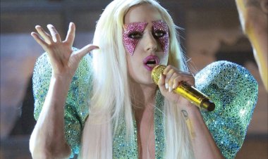 Lady Gaga yishongoye kubamutegaga iminsi