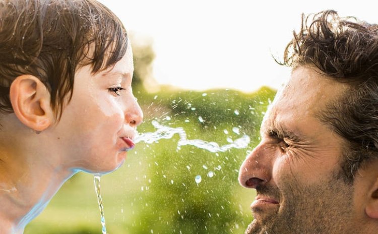 Mu Bugereki gucira umuntu mu maso ni ukumuha umugisha