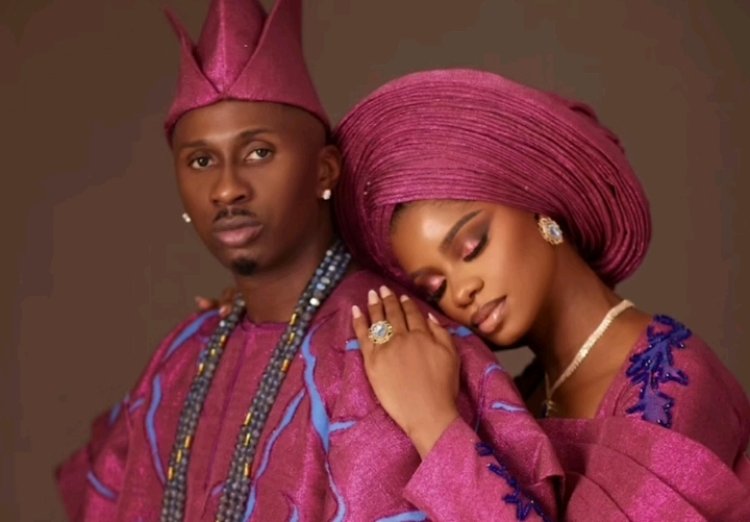 Juma Jux yongeye kurata umukunzi we ibigwi