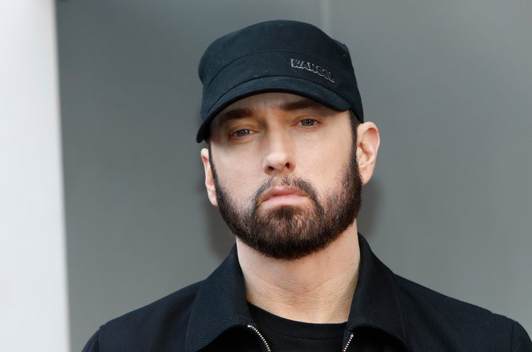 Eminem yongeye gutuma benshi bibaza ku mubano we na nyina