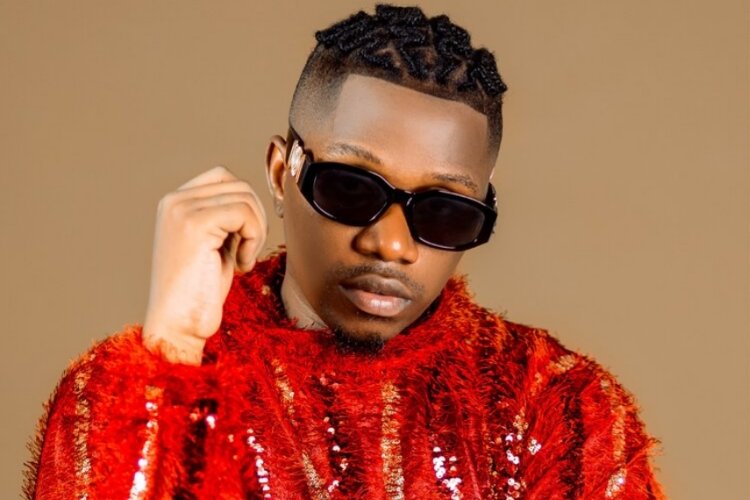 Rayvanny ari gusekerwa mu bipfunsi