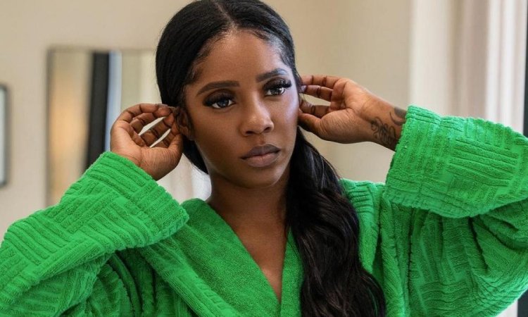 Tiwa Savage yavuze impamvu atamenyekanye akiri muto