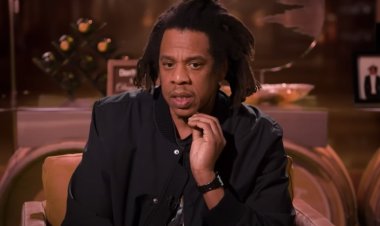 Abashinja Jay-Z bakomeje kuruta abamushinjura