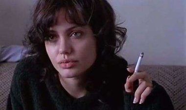 Filime yakuye Angelina jolie ku ngoyi