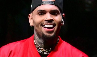 Chris Brown agiye gukora ibitaramo byo kwizihiza imyaka 20 amaze mu muziki