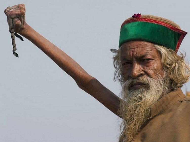 Menya byinshi ku mugabo wamaze imyaka isaga 50 amanitse akaboko