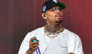 Chris Brown yanditse amateka mashya mu muziki wa R&B muri Amerika