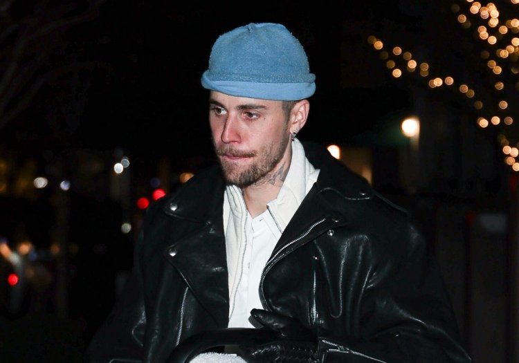 Justin Bieber yarambiwe kwigira uko atari ngo ashimishe inshuti ze